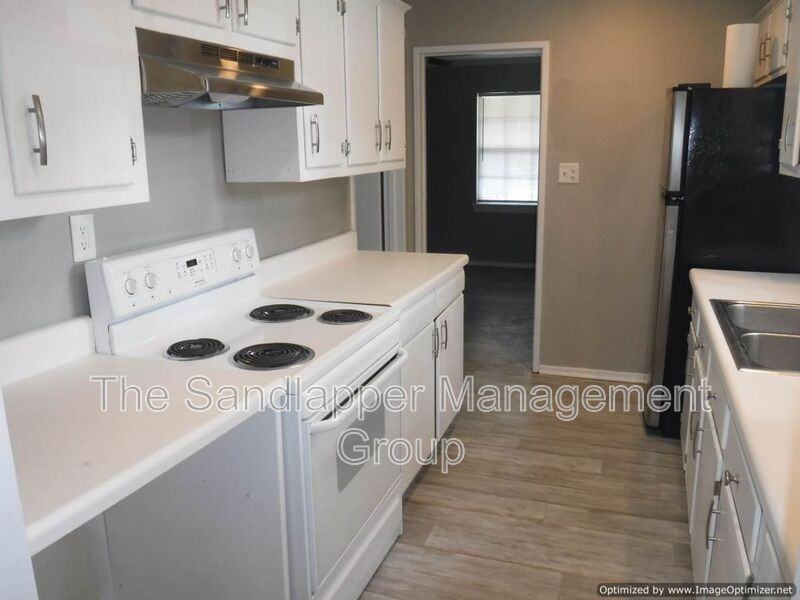 1126 Mount Batten Dr - Photo 4 of 15