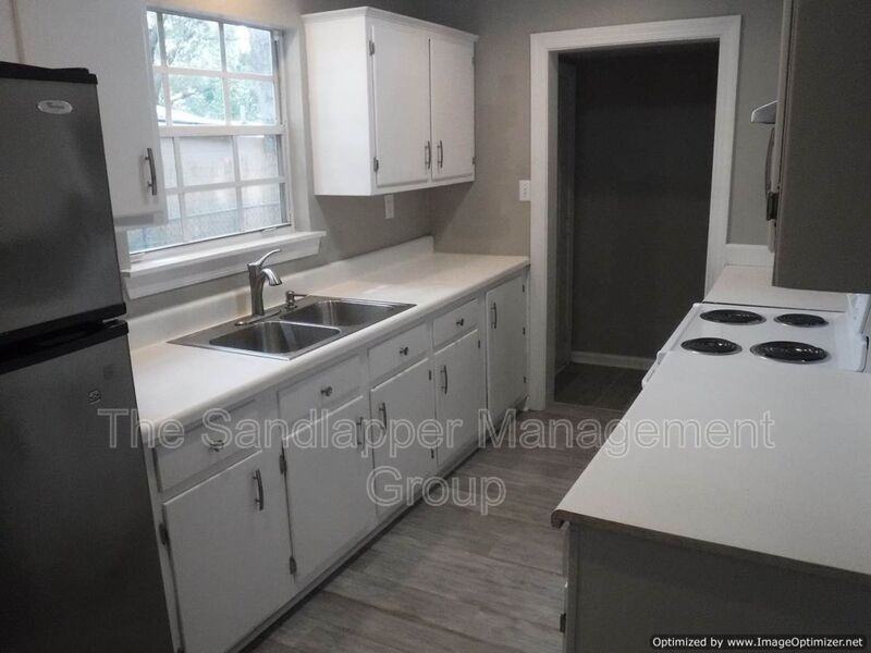 1126 Mount Batten Dr - Photo 5 of 15