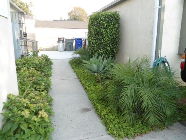 2000 East 8th Street - Photo 3 of 15