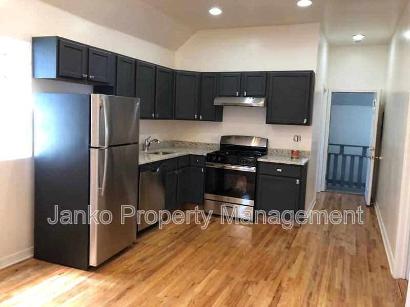 5906 S La Salle St #2 - Photo 2 of 12