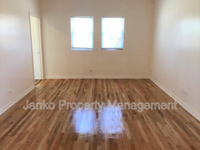 5906 S La Salle St #2 - Photo 6 of 12