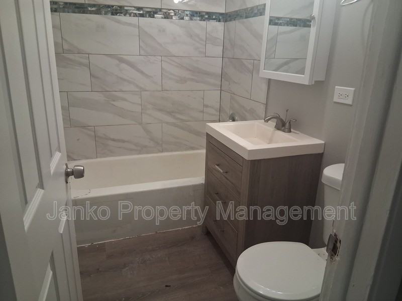 392 Hickory St #1E - Photo 3 of 4