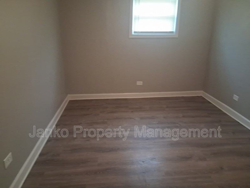 392 Hickory St #1E - Photo 4 of 4