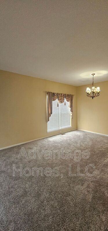 809 Midjay Dr - Photo 4 of 50