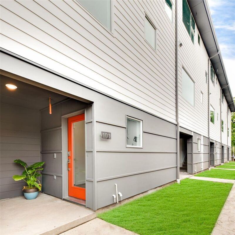 5026 Bryan St #402 - Photo 2 of 18