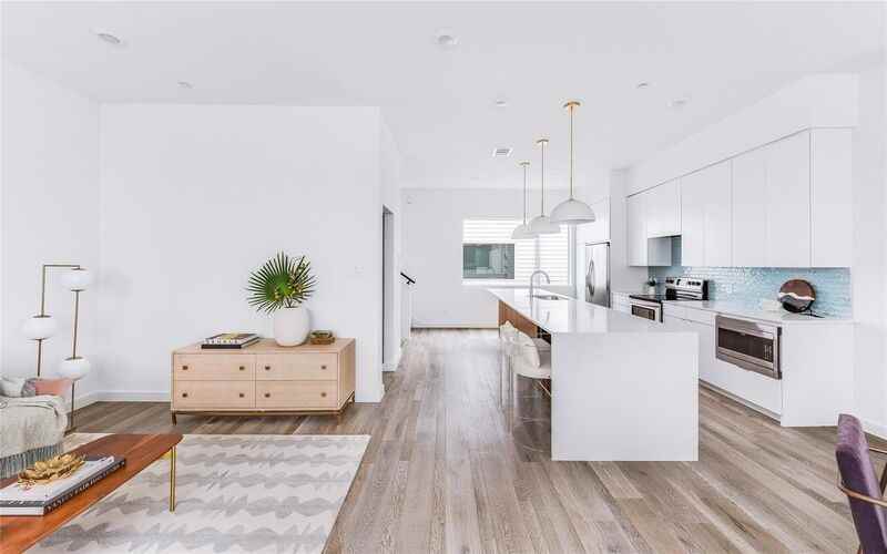 5026 Bryan St #402 - Photo 7 of 18