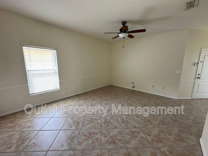 4749 Waterside Pointe Cir - Photo 4 of 13