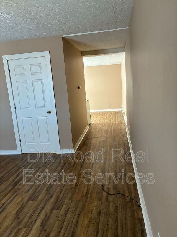 829 Maple Ave #1 - Photo 4 of 11