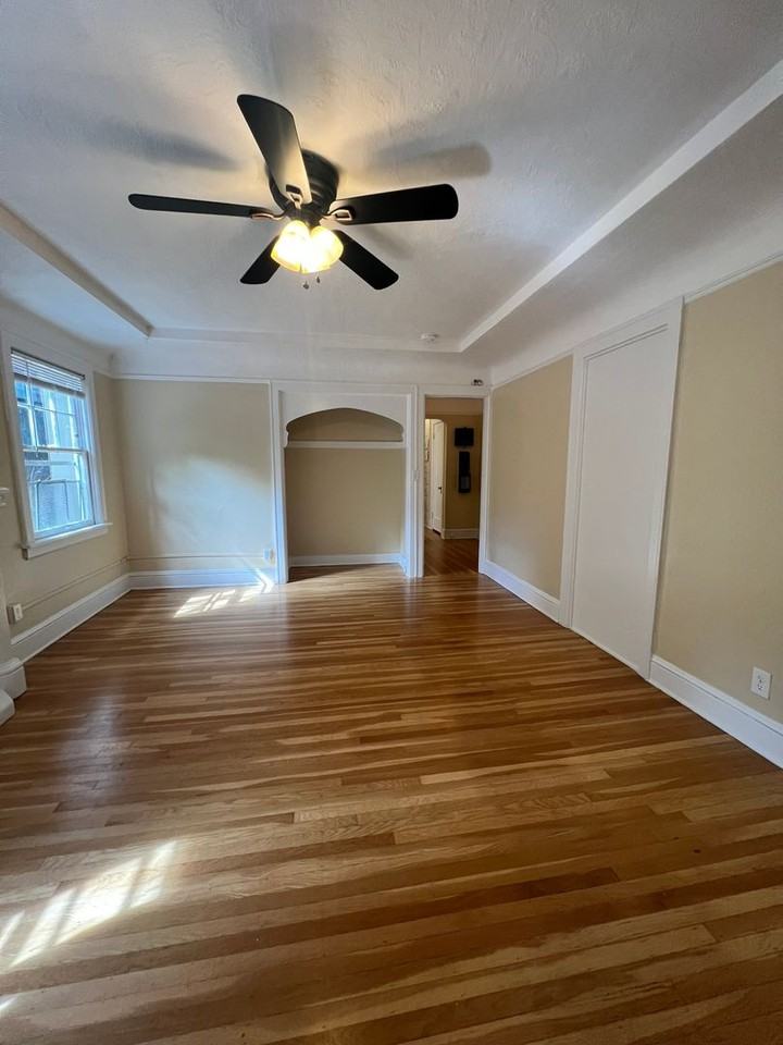 Flanders Apartments - Photo 4 of 39