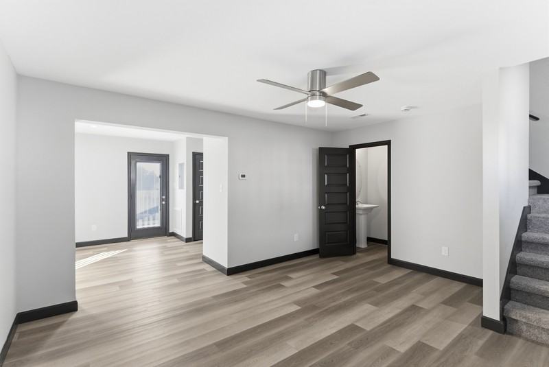 109 Macy Way - Photo 2 of 10