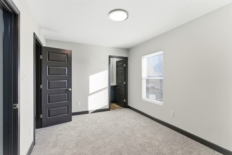 109 Macy Way - Photo 4 of 10