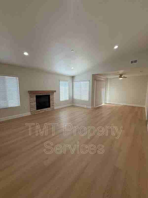 1219 Jackie Ln - Photo 2 of 18