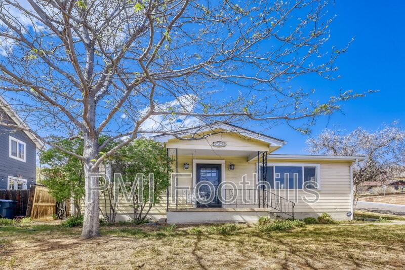 700 5th St - Photo 2 of 19