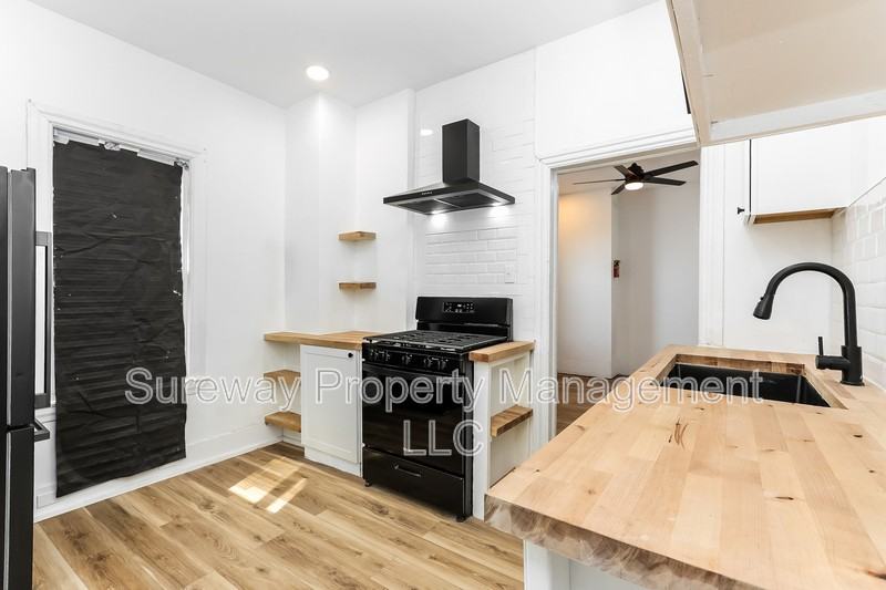 226 Greenwich Ave - Photo 6 of 19