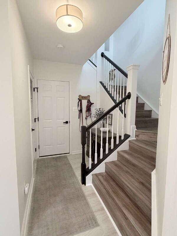 978 Harrison Cir - Photo 3 of 30