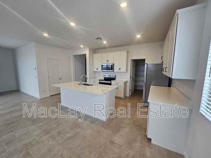 548 W Fremont Pass - Photo 6 of 22