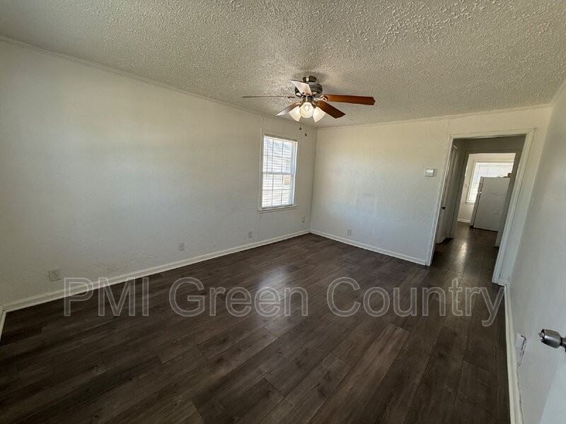 3932 E 1st St - Photo 4 of 12