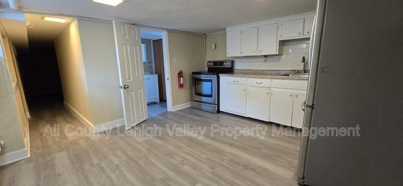 1301 Washington St - Photo 2 of 6