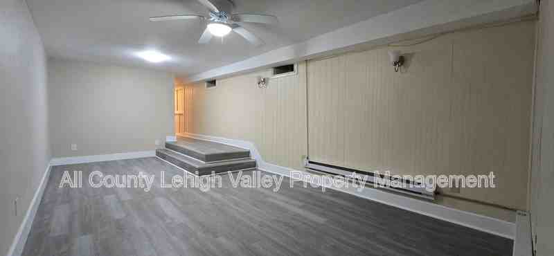 1301 Washington St - Photo 3 of 6