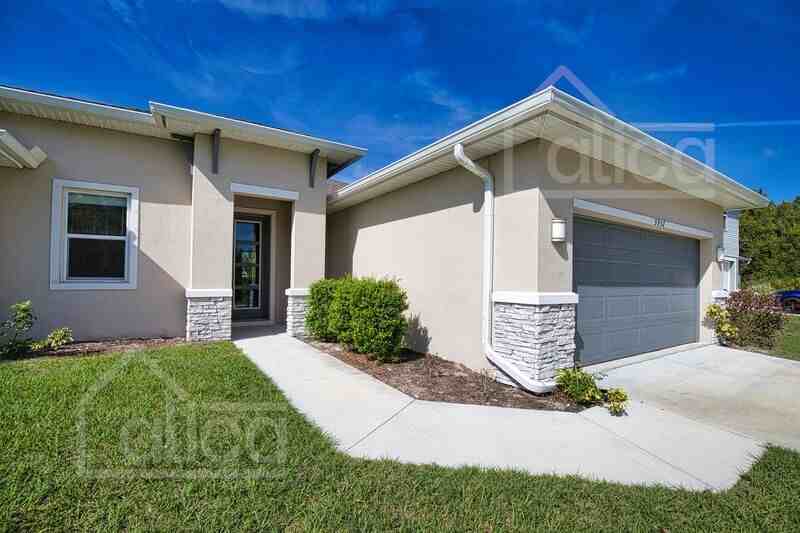 3957 Constitution Dr - Photo 3 of 31