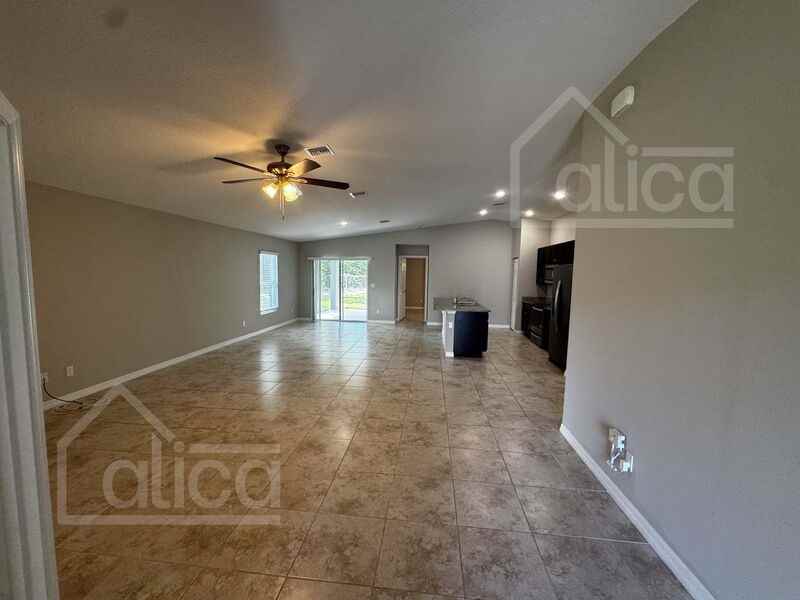 510 Poplar St Se - Photo 2 of 16