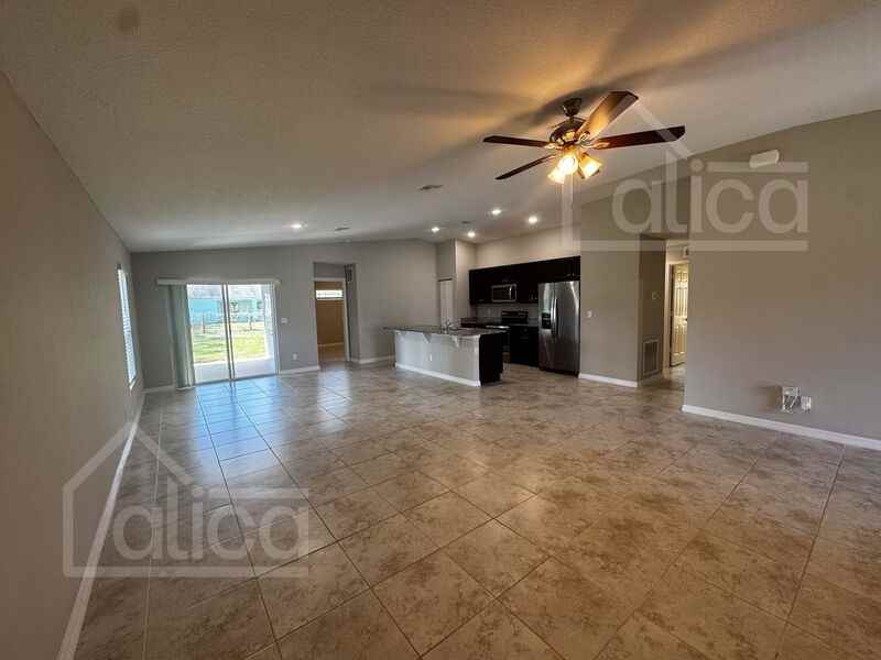 510 Poplar St Se - Photo 3 of 16