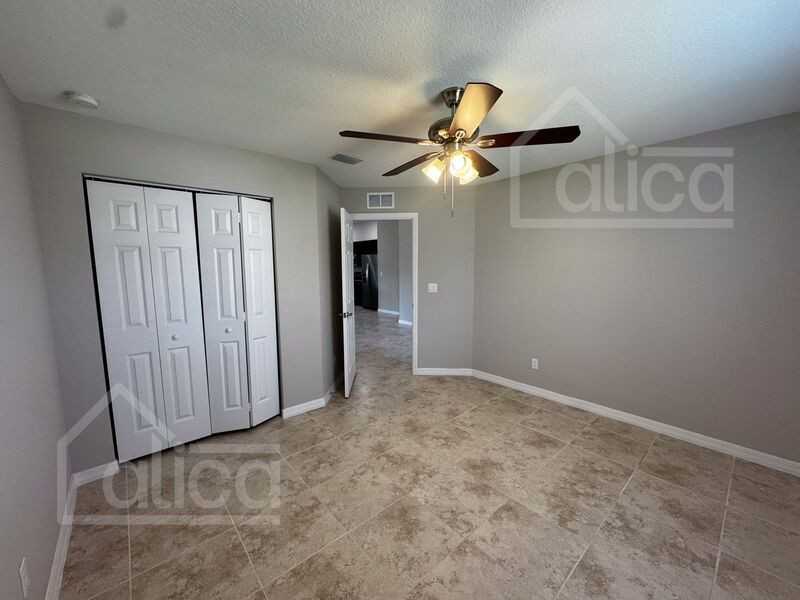 510 Poplar St Se - Photo 4 of 16