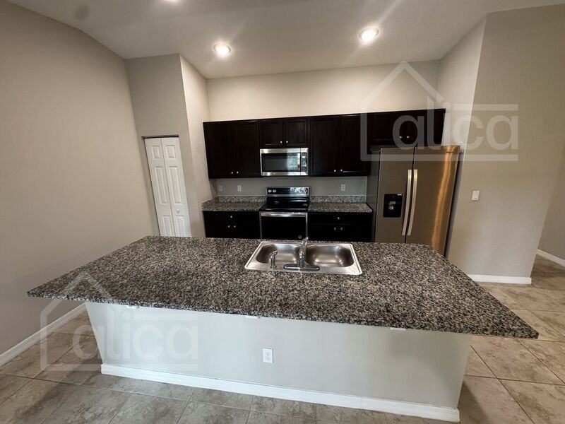 510 Poplar St Se - Photo 6 of 16