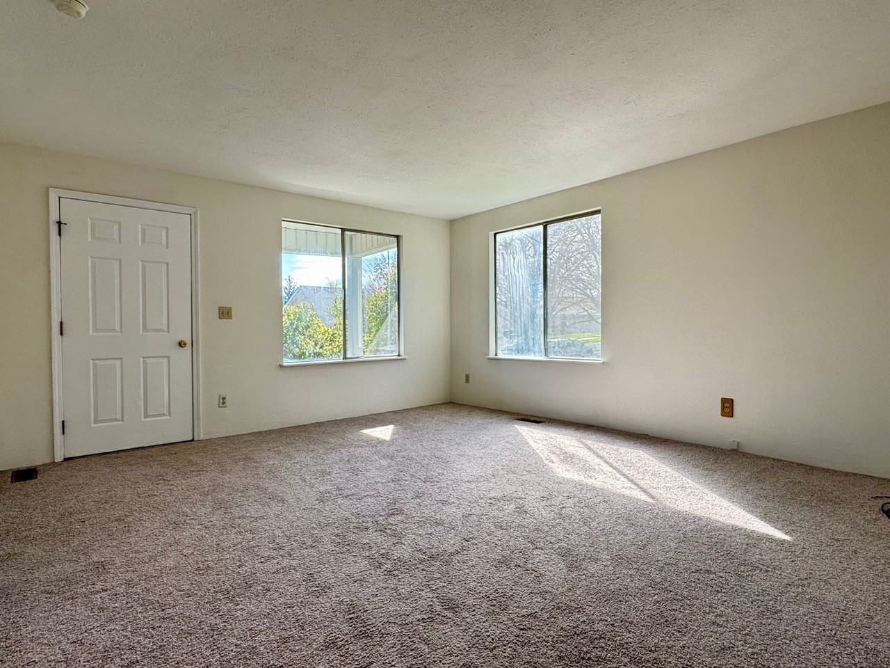 1712 Walnut St - Photo 4 of 19