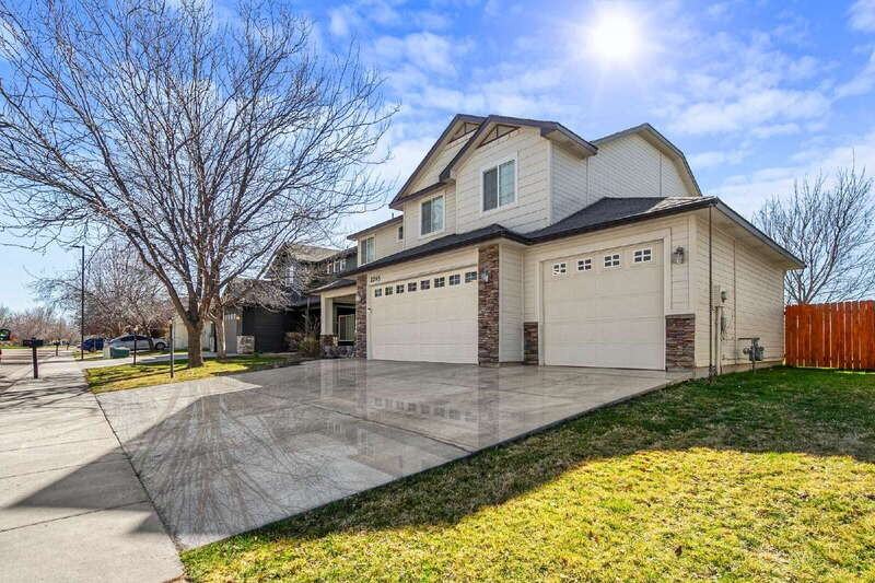 2295 W Apgar Creek Dr - Photo 2 of 37