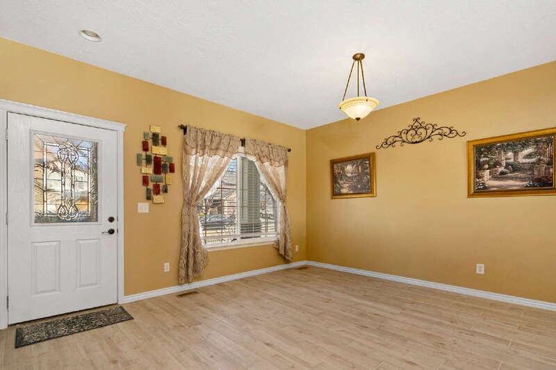 2295 W Apgar Creek Dr - Photo 4 of 37