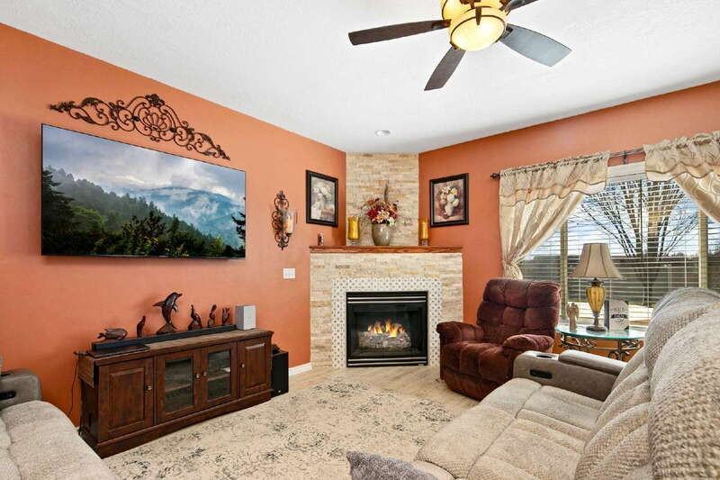 2295 W Apgar Creek Dr - Photo 7 of 37