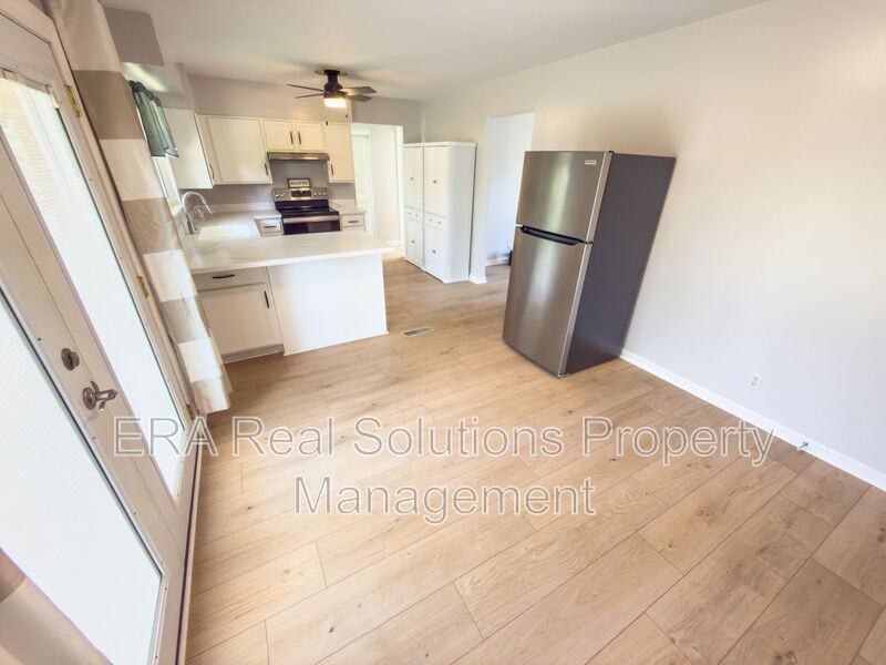 715 Mccormick Ln - Photo 7 of 23