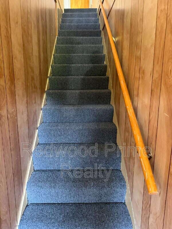 645 Coleman Ave - Photo 6 of 10