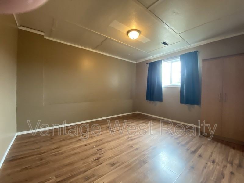 643 Hollydell Rd - Photo 7 of 9