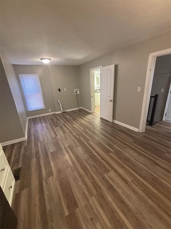 717 C St - Photo 5 of 12