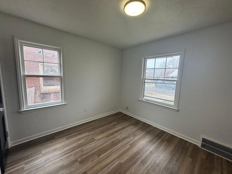 16687 Collingham Dr - Photo 3 of 12