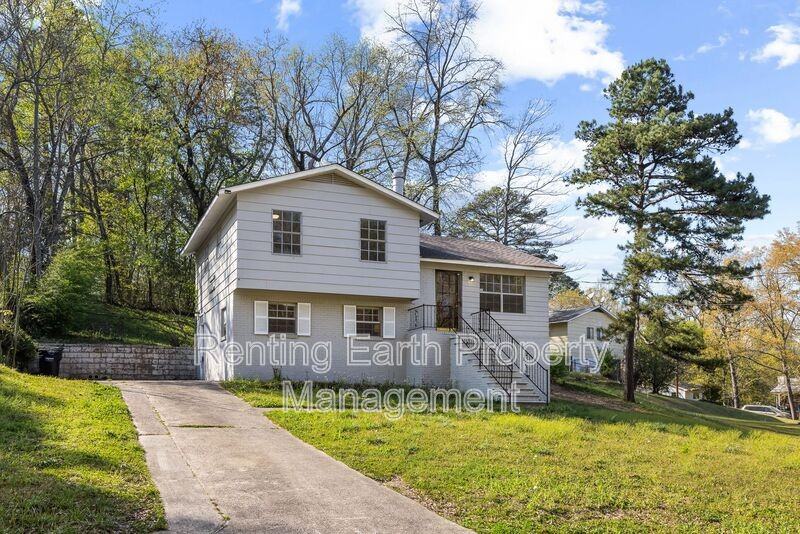 2836 Creek Ln Ne - Photo 2 of 18