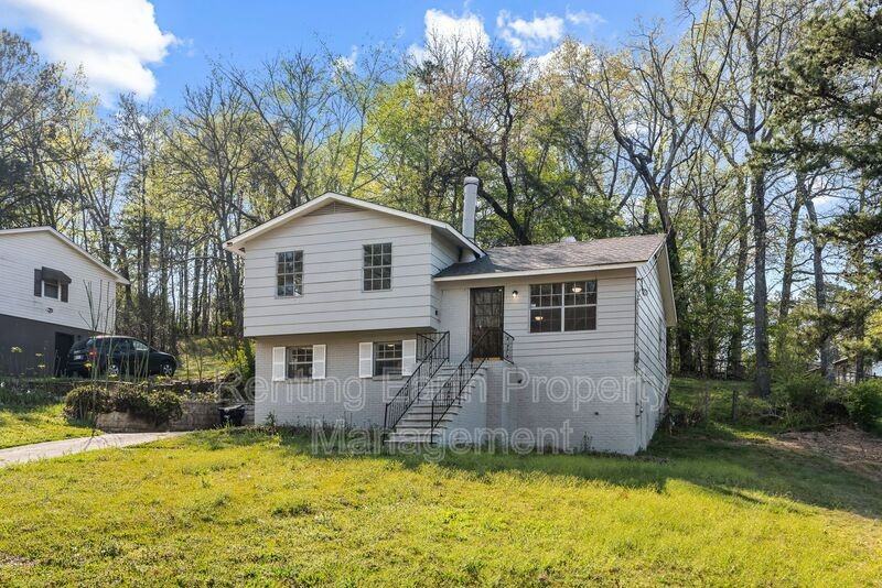 2836 Creek Ln Ne - Photo 4 of 18