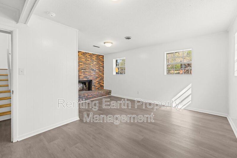 2836 Creek Ln Ne - Photo 7 of 18