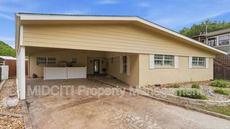 156 Trelawney St - Photo 3 of 50
