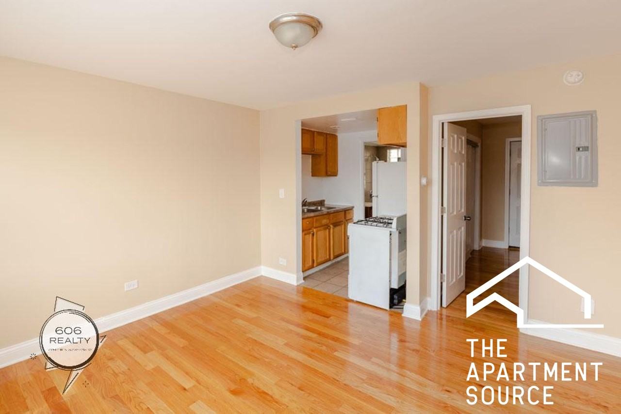 3443 S Central Ave #5 - Photo 3 of 11