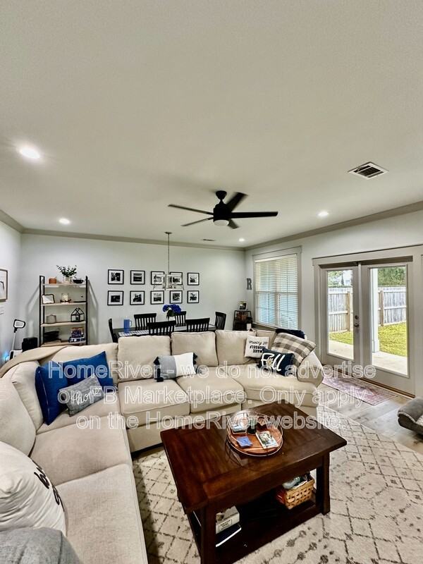 1523 E Leonard St - Photo 2 of 12