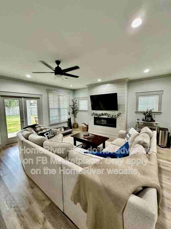 1523 E Leonard St - Photo 3 of 12