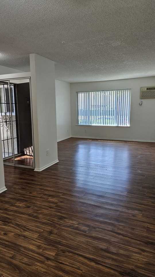 14300A - Photo 6 of 29