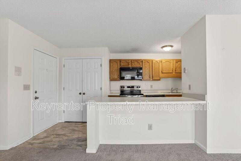 3701 Cotswold Ter #7G - Photo 3 of 31