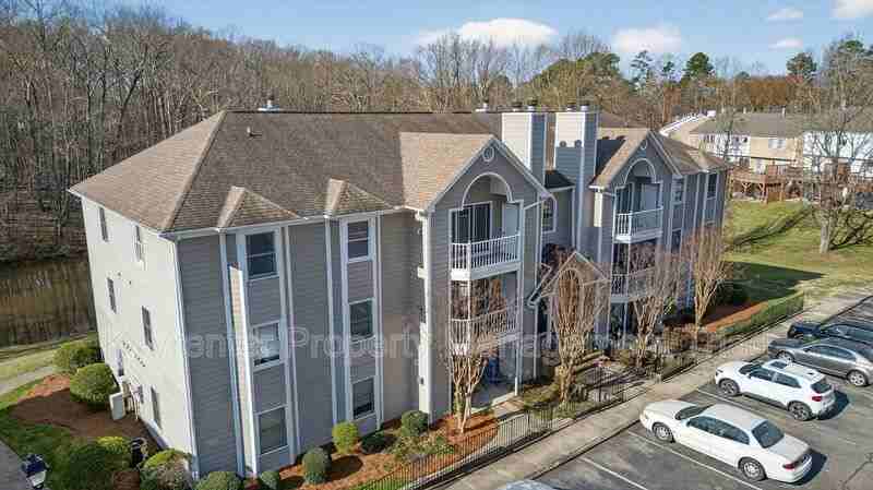 3701 Cotswold Ter #7G - Photo 6 of 31