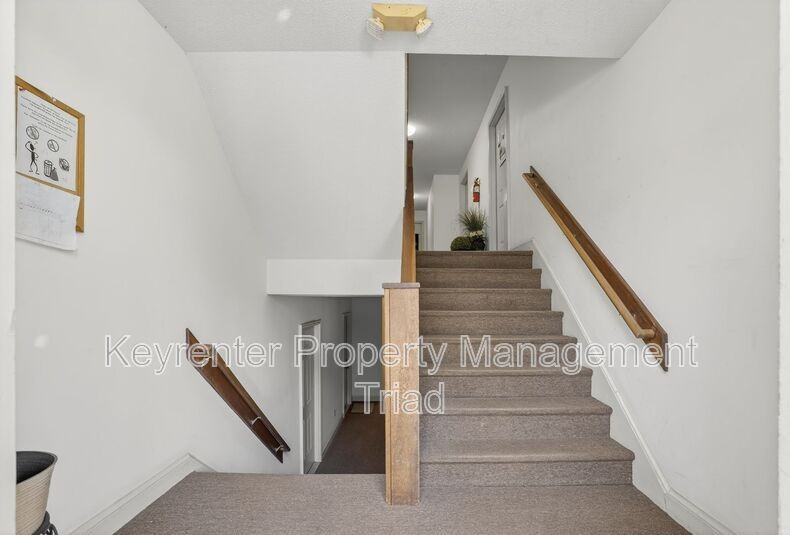 3701 Cotswold Ter #7G - Photo 7 of 31