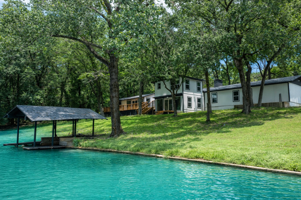 2155 Hickory Trce - Photo 2 of 42