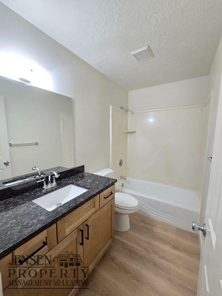 639 E 700 S #11 - Photo 2 of 14